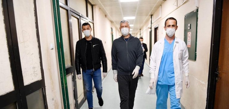 Kritika për presidenten Osmani, ish-Presidenti Thaçi ishte operuar në QKUK për problemin me veshkat