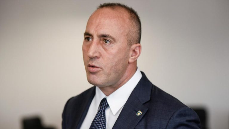 Haradinaj: Të pezullohet menjëherë vendimi për targat