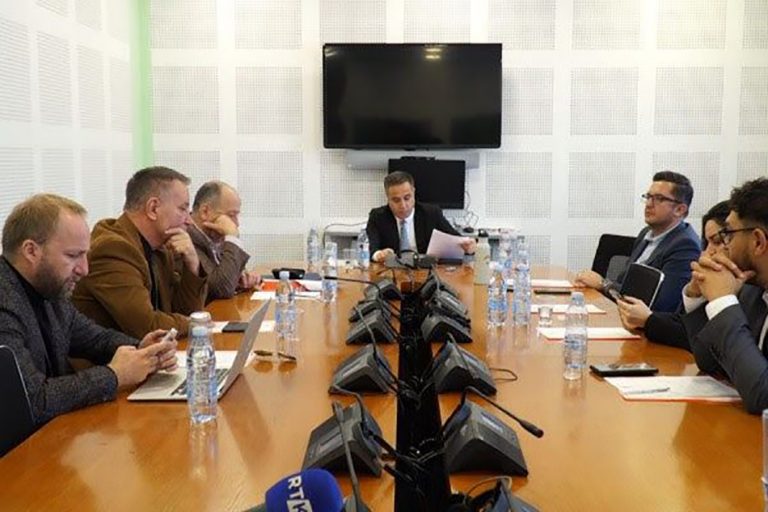 Ambasadori Martin Berishaj duhet të paraqitet para Komisionit Hetimor për Energji deri më 20 nëntor