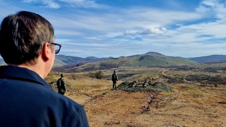 Vuçiq për dronët: S’do t’i quaj armiqësorë sepse do të fillojnë të tallen me ne