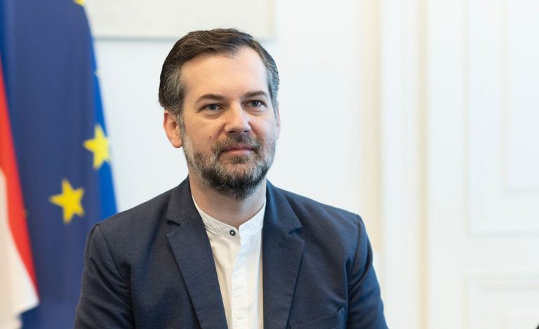 Çeku: Ka edhe të tillë që hynë në seancë për 50 sekonda dhe dolën me 100 euro plus