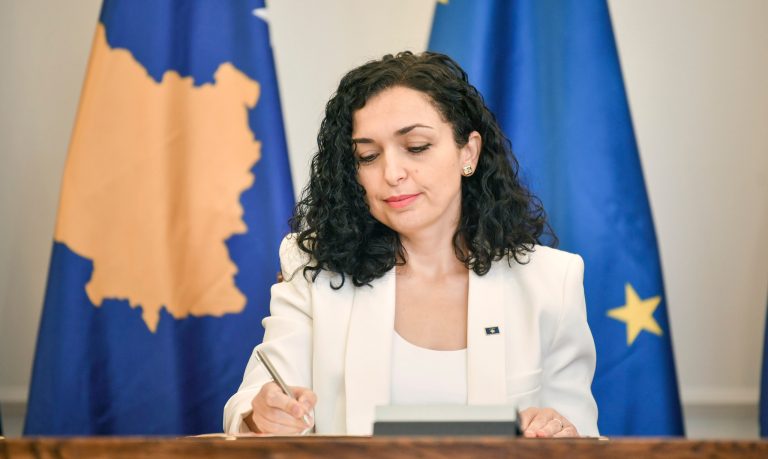 Presidentja Osmani do të takohet me Papa Françeskun në Vatikan