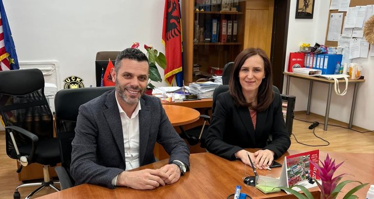 Komuna e Prizrenit do të ndajë nga 300 euro bursa për fëmijët e invalidëve të luftës së UÇK-së