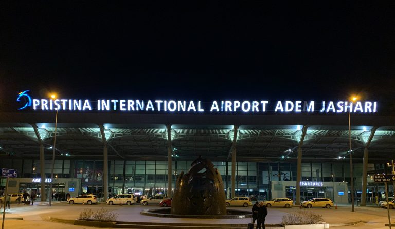 Thyhet rekordi: 3 milionë persona udhëtuan përmes Aeroportit të Prishtinës vitin e kaluar