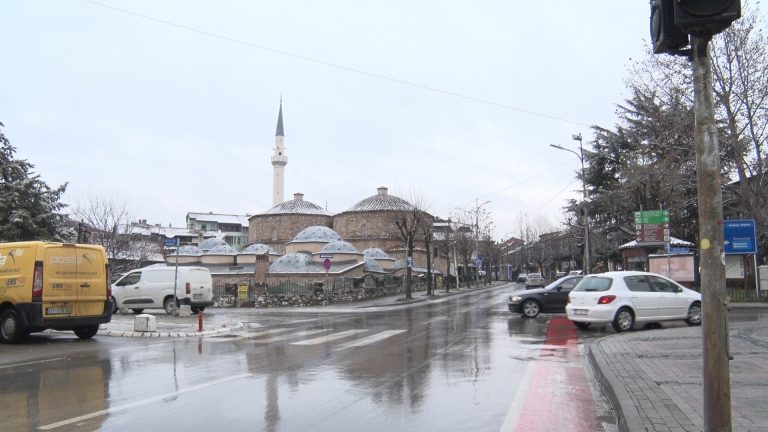 Moti sot i vranët dhe vende-vende me reshje bore