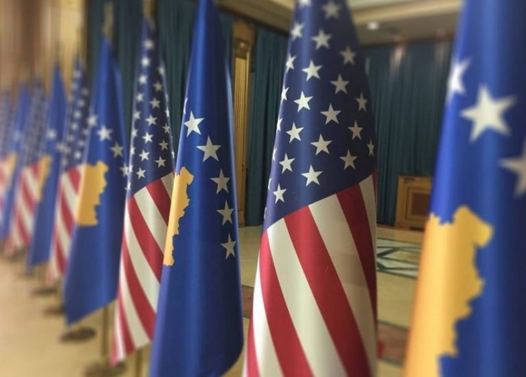 Mbyllja e komunave paralele të Serbisë, ambasada amerikane: Këto veprime dëmtojnë marrëdhëniet dhe aspiratat e Kosovës