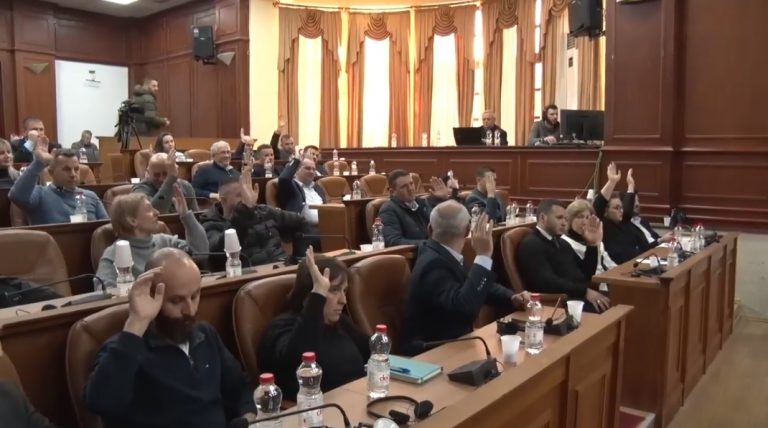 Votohet rekomandimi i VV-së në Prizren për faljen e 100 eurove të tatimit në pronë