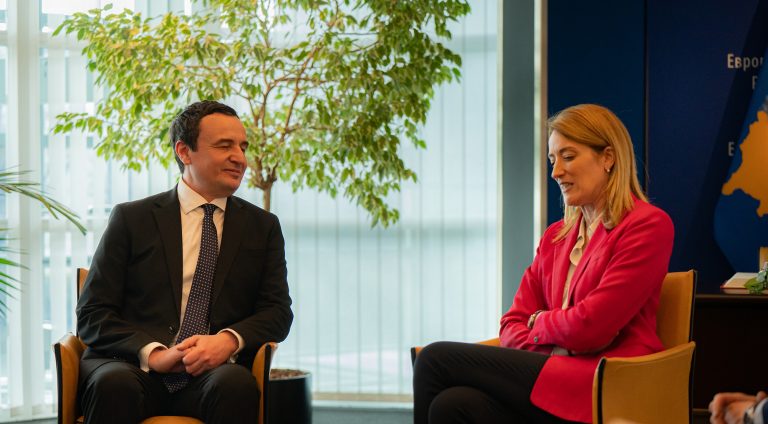 Kryeministri Kurti u mirëprit nga Presidentja e Parlamentit Evropian, Metsola