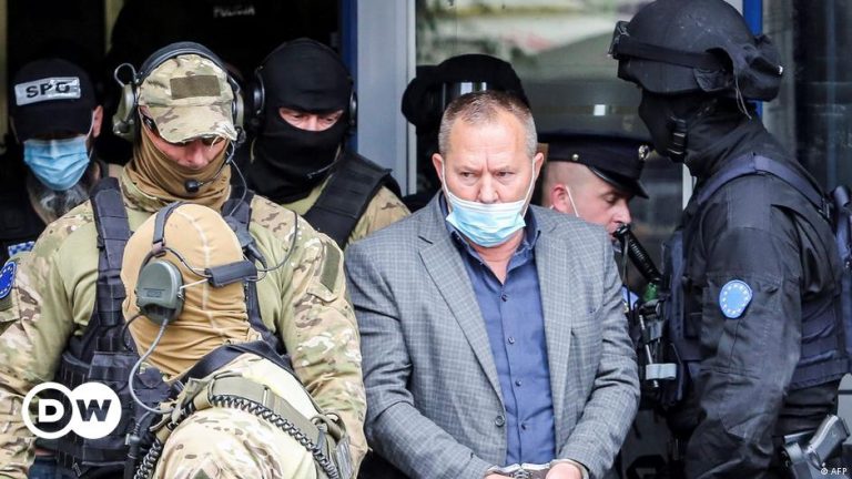 Hysni Gucati vjen në Kosovë, viziton nënën e tij të sëmurë