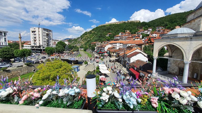 Mot me diell dhe temperatura deri në 33 gradë