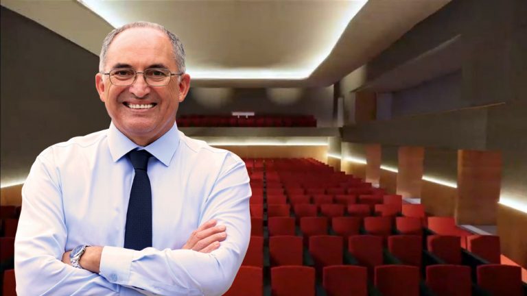 Në Ditën Botërore të Teatrit, Shaqir Totaj kujton se Teatri Profesionist i Prizrenit “Bekim Fehmiu” është duke u restauruar