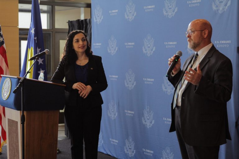 Hovenier falënderon Osmanin për ndarjen e përvojave dhe mendimeve