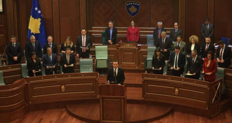 Raportimi i Kurtit për punën dyvjeçare të qeverisë shtyhet