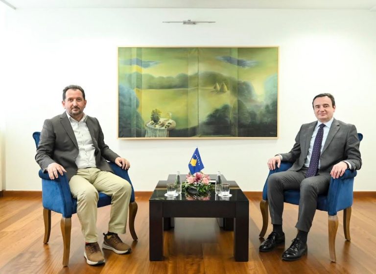 Kurti emëron këshilltar për marrëdhëniet me Maqedoninë e Veriut