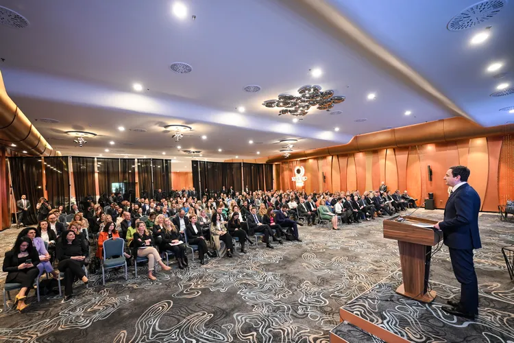 Albin Kurti: Për dy vjet u punësuan 5 mijë gra