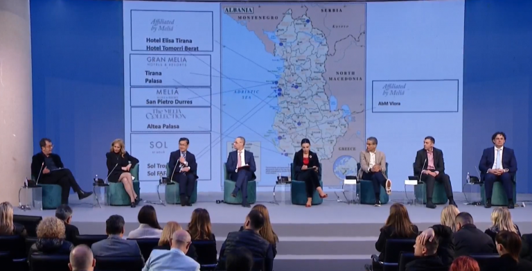 Skandaloze: Kosova paraqitet si pjesë e Serbisë në Konventën e Turizmit në Tiranë