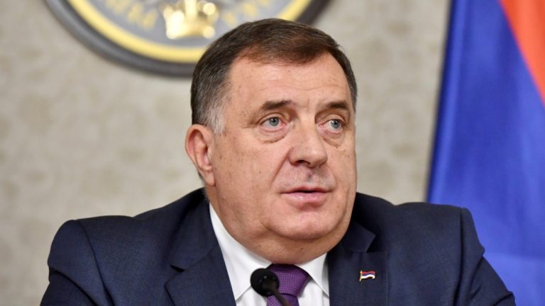 SHBA i tregon forcën Dodikut: Mos guxo të shtysh në konflikt Bosnjën