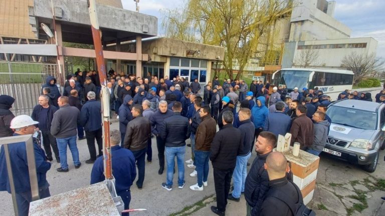 Punëtorët e KEK-ut kërkojnë rritje të pagave, paralajmërojn grevë 8 orëshe