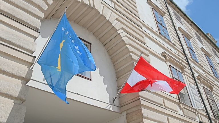 Ambasada e Kosovës në Austri me një njoftim të rëndësishëm për konvertimin e patentë shoferëve