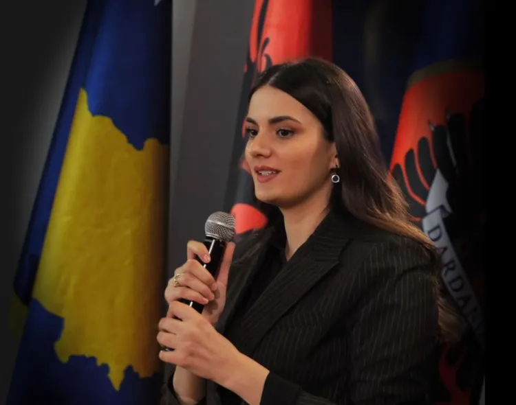 “Familjen dhe babanë tim s’ka mundur ta shkatërrojë UDB-ja e Millosheviqi, jo po e shkatërron Hashim Haxhi Polari prej Broje”.