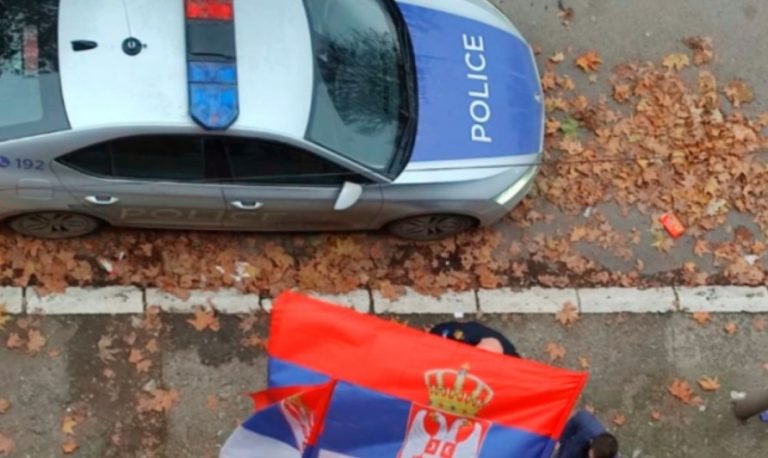 Vela: Edhe tri vetura me targa RKS digjen në Leposaviq