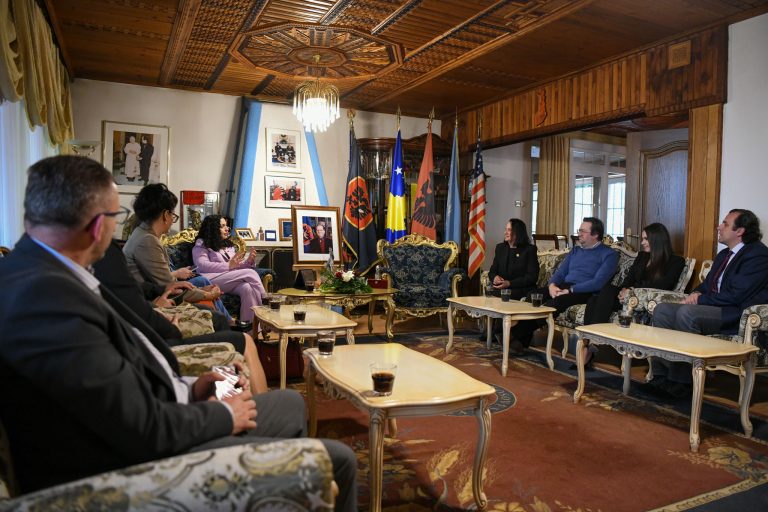 Dita e Presidentit, Osmani vizitoi familjen Rugova