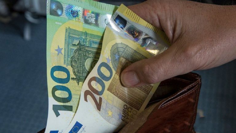 Nga janari deri në nëntor, diaspora dërgoi 1.2 miliardë euro në Kosovë