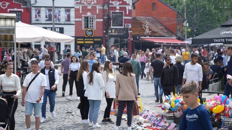 Kosovarët, të 29-t në botë në raportin e lumturisë