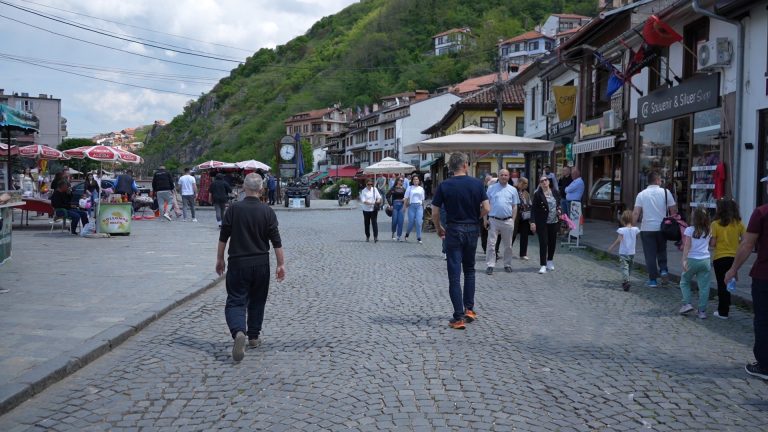 Temperaturat e larta, IHMK-ja bën thirrje për kujdes