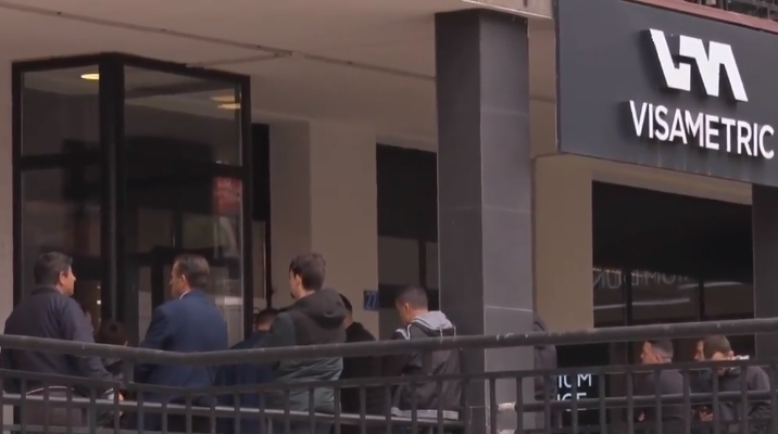 Qindra ankesa të aplikantëve për pagesën 30 euro, VisaMetric urdhërohet t’i rimbursojë