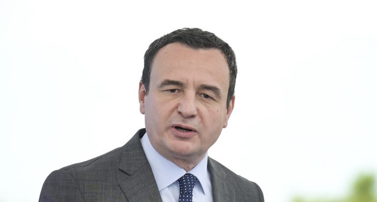 Kurti: KFOR-i, policia e gazetarët u sulmuan me bomba të prodhuara e të sjella nga Serbia