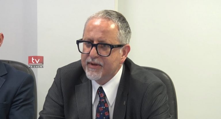 Vitia apelon vajzat që ta marrin vaksinën kundër kancerit të mitrës, thotë se s’ka efekte anësore