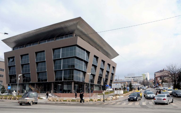 MAShTI njofton prindërit se nga sot mund të aplikojnë për subvencionim të librave