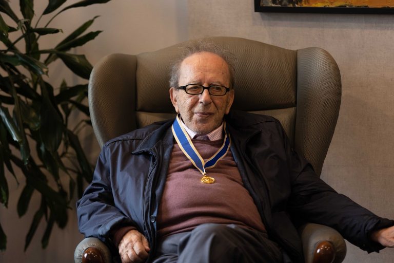 Ismail Kadare, qytetar nderi i Fushë Kosovës