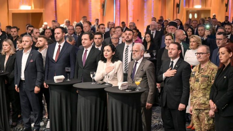 Mungesa e ambasadorëve në pritjen për Ditën e Çlirimit, reagon Presidenca