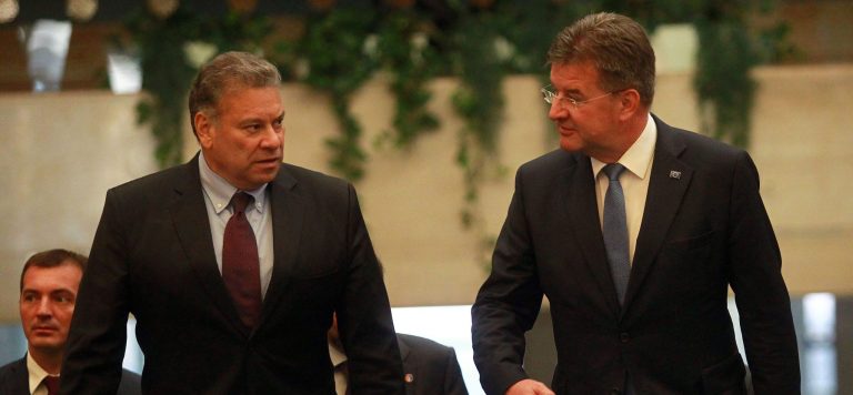 ​Lajçak dhe Escobar në Kosovë e Serbi për de-përshkallëzimin e tensioneve në veri