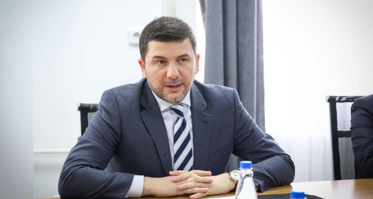 Krasniqi: Më 2024 do të ketë zgjedhje të parakohshme, 2023-ta ishte vit i humbur për Kosovën