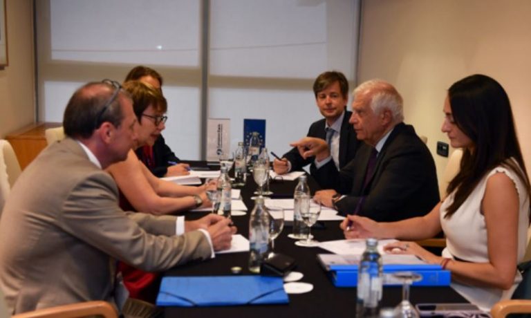 Borrell i kërkon presidentes së BERZh-it mbështetje për dialogun Kosovë-Serbi
