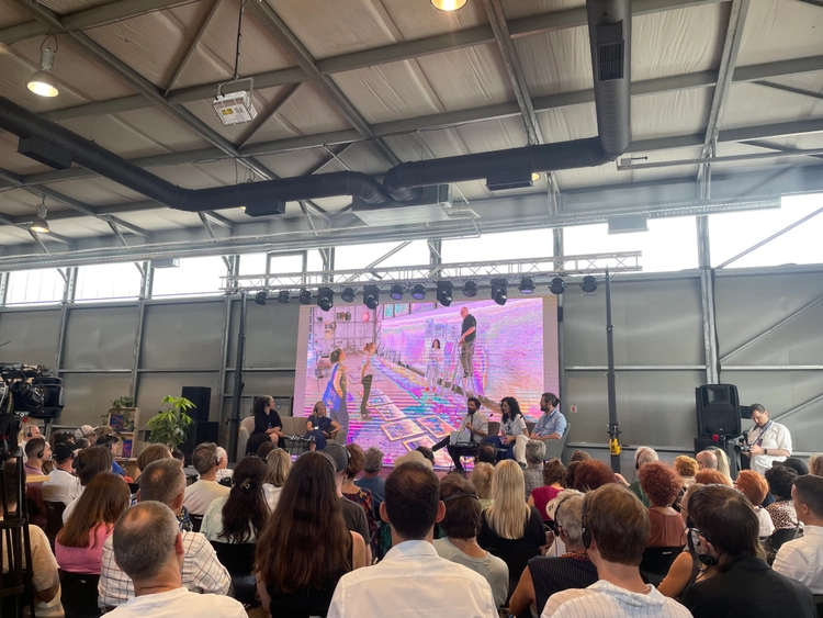 “Autostrada Biennale” në qytetin e Prizrenit me art godet zhdukjen e imazheve