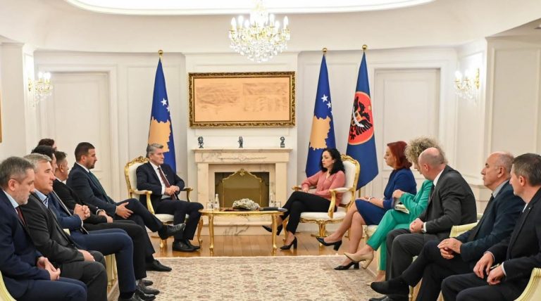 Masakra e Srebrenicës, Osmani pret në takim deputetin Mehmedoviq