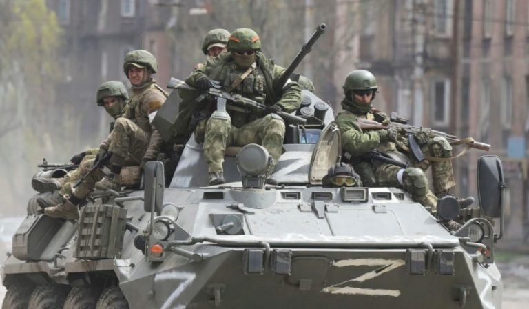 Wagner ia dorëzoi të gjithë armatimin e tij ushtrisë ruse