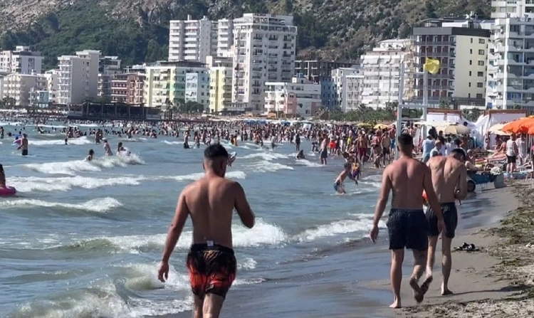 Një grua nga Kosova në gjendje të rëndë pasi rrezikoi të mbytej në Shëngjin