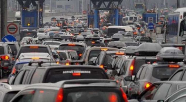 Një orë e gjysmë për të dalë nga Kosova nga Dheu i Bardhë