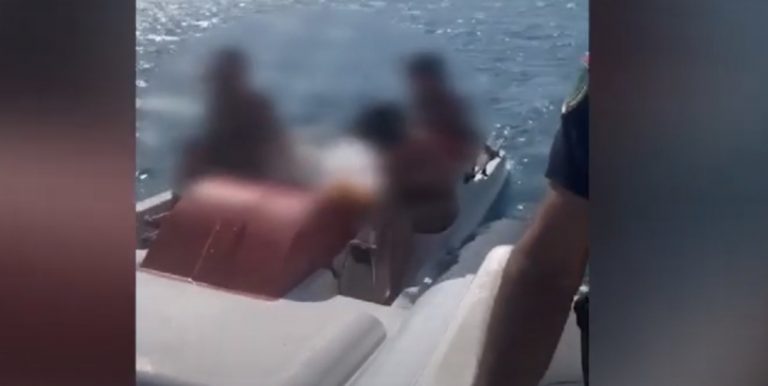 Shpëtohen tre kosovarë në Shëngjin, momenti kur Policia i nxjerr nga deti