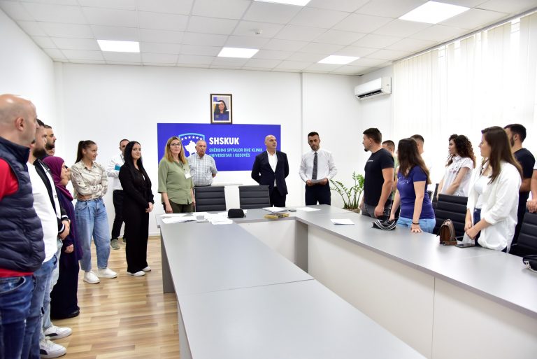 85 infermierë të rinj nga nesër punësohen në klinikat e QKUK-së