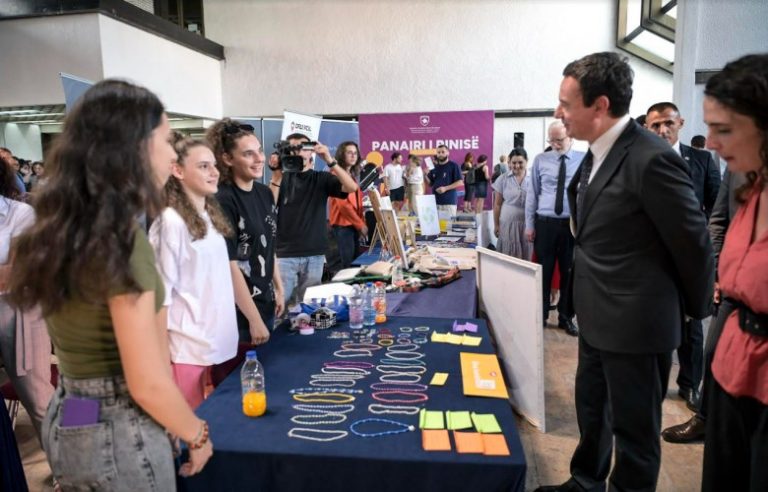Kurti: Vizioni ynë i qeverisë është që të përfitojnë të rinjtë në çdo nivel