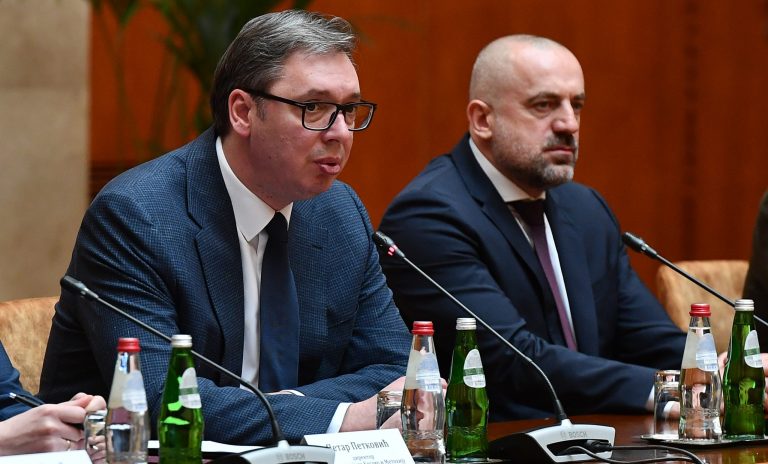 Radojçiq tenton ta shpëtojë Vuçiqin: Nuk e kemi informuar shtetin serb për aksionin në Banjskë