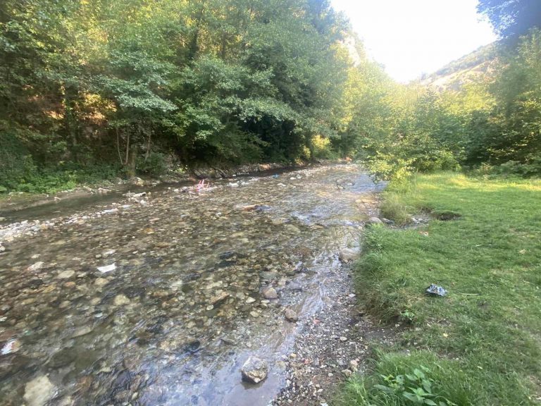 Mungesa e reshjeve, rrjedha e lumenjve në Kosovë nën mesatare
