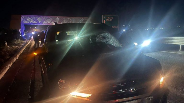 Aksident në Rrugën e Kombit, 60-vjeçari kosovar përplas këmbësorin në afërsi të Kukësit