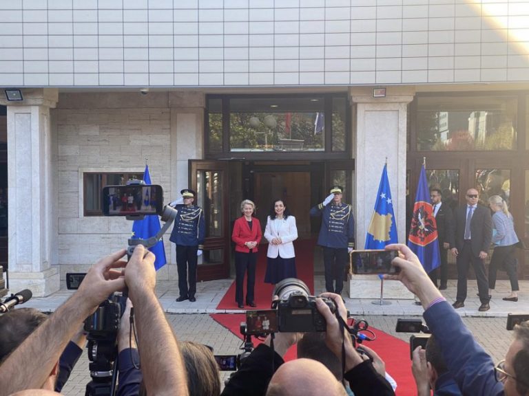 Vjosa Osmani e pret Ursula von der Leyen